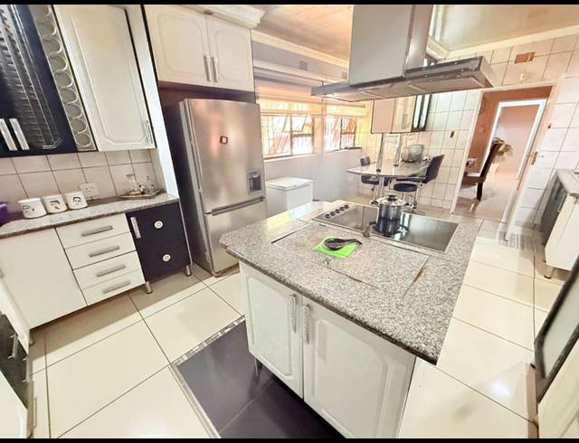 3 BEDROOM HOUSE FOR SALE IN VANDERBIJLPARK CW 5